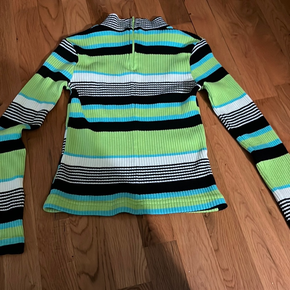 Extra small long sleeve green top